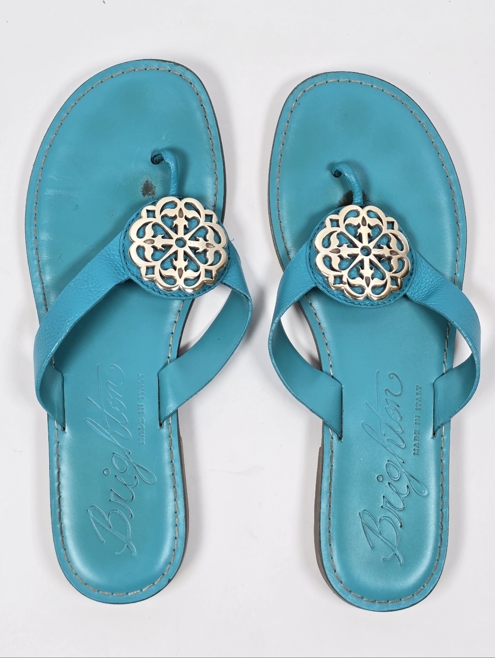 Brighton Alice Ferrara Turquoise Blue Leather Silver Medallion Thong Sandals Sz9 - Picture 1 of 9